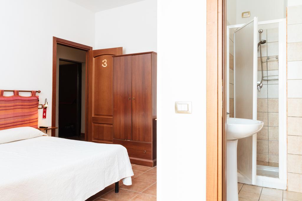 La Mezzanella Guesthouse Porto Torres Værelse billede